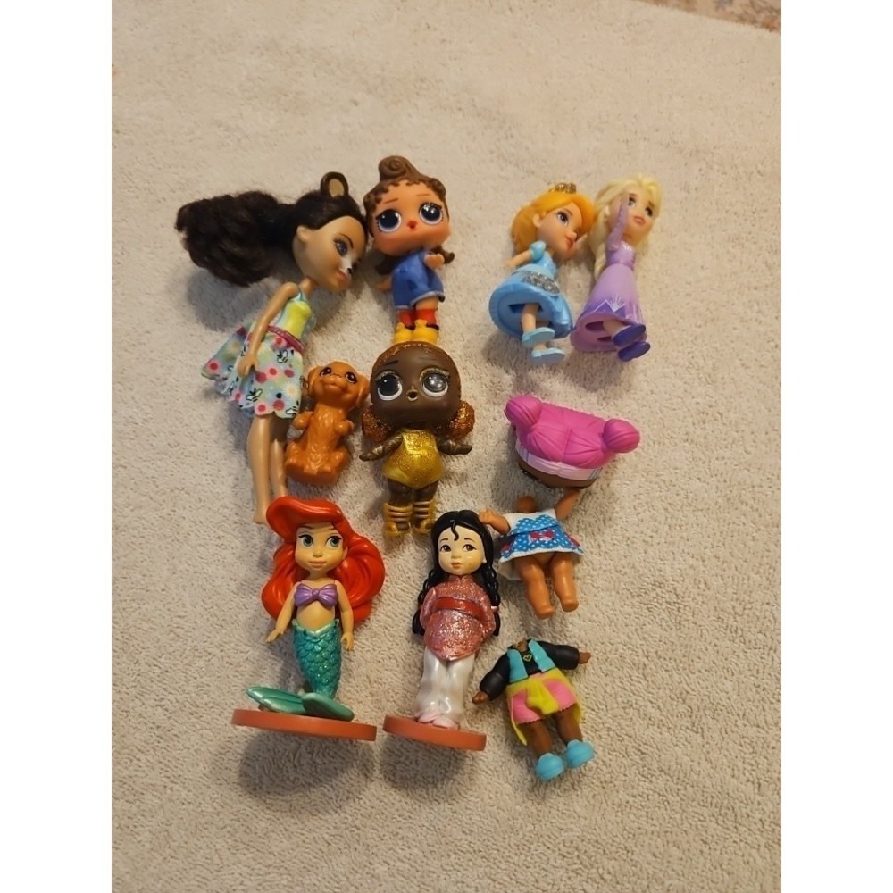 Lot of random dolls.diamey   lol princess used lot.